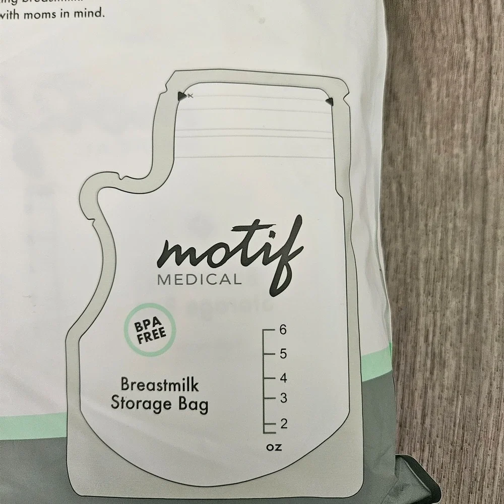 Motif Medical Breastmilk Storage Bags 100 bags of 8oz -‎ New